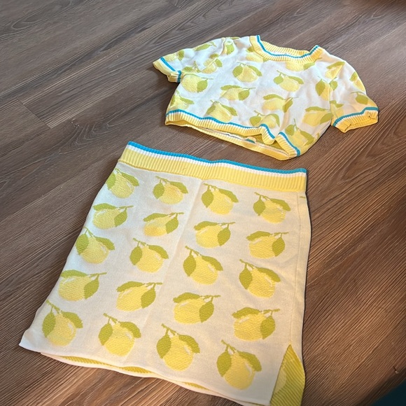 SET NWT SOLID & STRIPED LEMON JUNE TOP AND ROSIE SKIRT - Picture 5 of 12